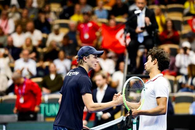 Sweden s Leo Borg thanks Tunisia s Moez Echargui after loosing their singles match in the Davis Cup match between Sweden and Tunisia in Partille arena on September 12, 2025. PARTILLE SWEDEN x9200x
