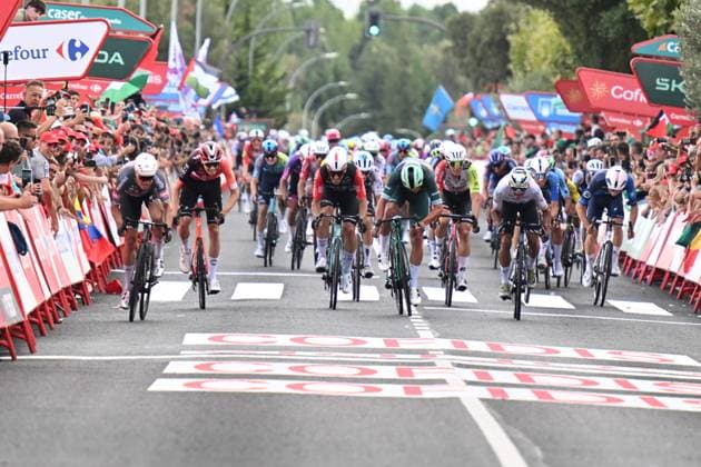 Sport Bilder des Tages 12-09-2025 Vuelta A Espana; Tappa 19 Rueda - Guijuelo; 2025, Alpecin - Deceuninck; 2025, Lidl - Trek; Philipsen, Jasper; Pedersen, Mads; Guijuelo; 