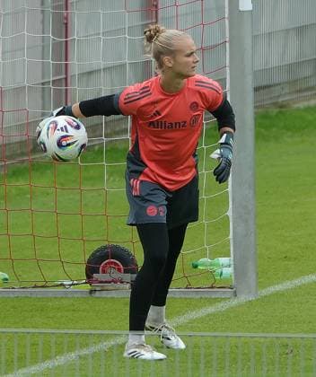 12.09.2025, FC Bayern Trainingsgelaende, Saebenerstrasse Muenchen, Fussball, im Bild: Anna Klink (FC Bayern)