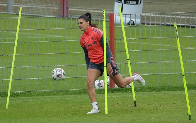 12.09.2025, FC Bayern Trainingsgelaende, Saebenerstrasse Muenchen, Fussball, im Bild: Jovana Damnjanovic (FC Bayern)