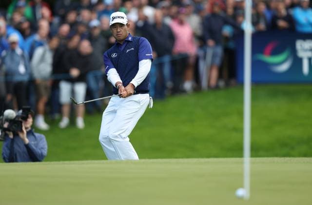 . - BMW PGA, Golf Herren Championship 2025, Day Two, DP World Tour, Wentworth Golf Club, Virginia Water, Surrey, England.- 12th September 2025. (C) Daniel Weir Crystal Pix Hideki Matsuyama Of Japan chips in on the 17th hole for an eagle to take the lead on 12- under par at the BMW PGA Championship 2025 at Wentworth Golf Club, Virginia Water, Surrey, England on 12th September 2025. - BMW PGA Championship 2025, Day Two, DP World Tour, Wentworth Golf Club, Virginia Water, Surrey, England.- 12th September 2025. (C) Daniel Weir Crystal Pix Surrey Wentworth Golf Club United Kingdom Copyright: xDanielxWeirx CP_BMW_PGA_Championship_2025_Day_Two_80