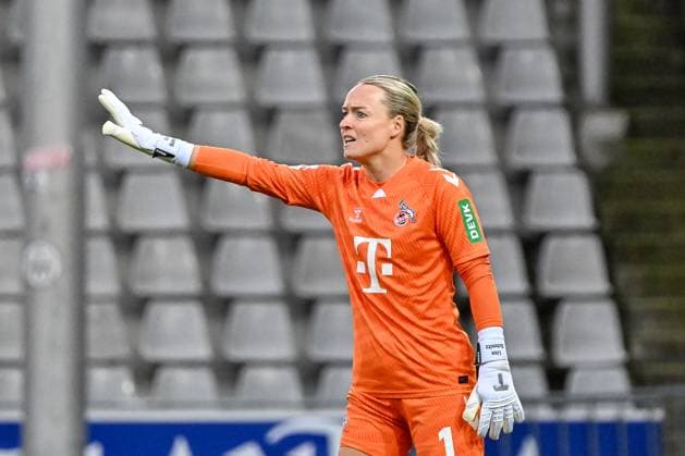 Lisa Schmitz (1. FC Koeln Frauen, 01) mit Emotion ung Gestik GER, SC Freiburg - 1. FC Koeln, Frauen-Fussball, Google Pixel Frauen-Bundesliga, 2. Spieltag, Saison 2025 2026, 12.09.2025 DFB REGULATIONS PROHIBIT ANY USE OF PHOTOGRAPHS AS IMAGE SEQUENCES AND OR QUASI-VIDEO GER, SC Freiburg - 1. FC Koeln, Frauen-Fussball, Google Pixel Frauen-Bundesliga, 2. Spieltag, Saison 2025 2026, 12.09.2025 Freiburg Copyright: xEibner-Pressefoto ThomasxHessx EP_THS