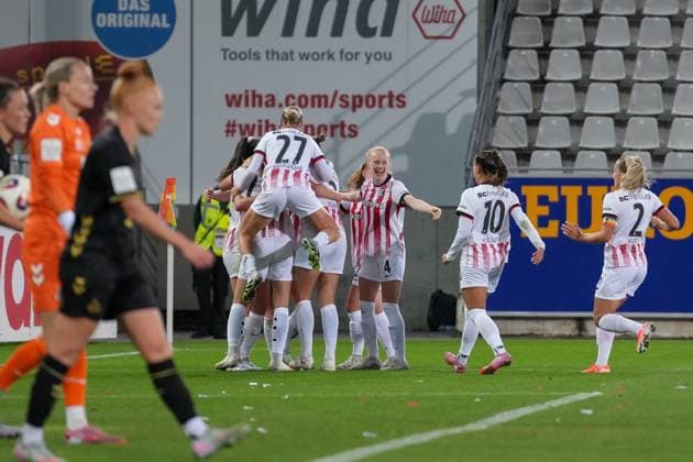 Sophie Nachtigall (SC Freiburg, 27) Torjubel, Emotionen, Jubel, Torerfolg, Abschluss, Treffer , Deutschland, Fussball, GooglePixel Frauen-Bundesliga, 2.Spieltag, 2025 2026, SC Freiburg vs. 1. FC Köln, 12.09.2025, Dreisamstadion, Freiburg, Deutschland DFB REGULATIONS PROHIBIT ANY USE OF PHOTOGRAPHS AS IMAGE SEQUENCES AND OR QUASI-VIDEO. Freiburg Dreisamstadion Baden-Wuerttemberg Deutschland Copyright: xArnexAmbergx