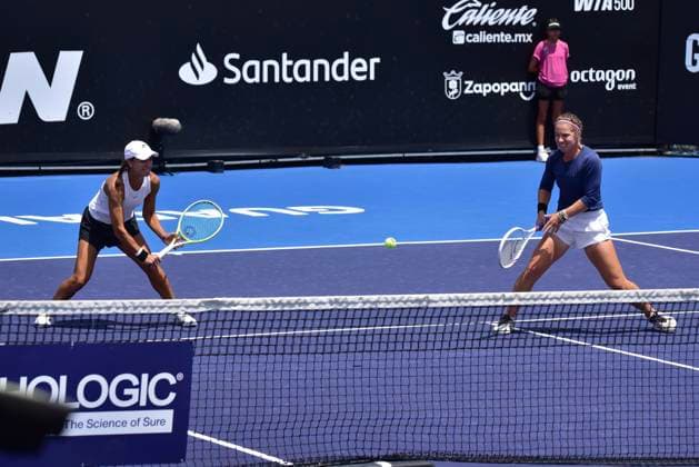 WTA, Tennis Damen GUADALAJARA 250 OPEN WTA GUADALAJARA 250 OPEN ANEY GLEASON VS OLMOS SUTJIADI 12092025 GUADALAJARA, JALISCO. Action photo of Jessie Aney and Quinn Gleason, during day 5 the WTA Guadalajara 250 Open, held at the Centro Panamericano de Tenis of Guadalajara, Jalisco, Mexico. Foto de accion de Jessie Aney y Quinn Gleason, durante el dia 5 del WTA Guadalajara 250 Open, celebrado en el Centro Panamericano de Tenis de Guadalajara, Jalisco, Mexico PHOTO BY IMAGENSHOP AGENCIA FOTOGRAFICA GUADALAJARA JALISCO MEXICO Copyright: xIMAGENSHOPxAGENCIAxFOTOGRAFICAx