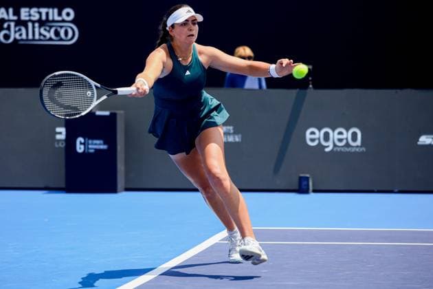 WTA, Tennis Damen GUADALAJARA 250 OPEN WTA GUADALAJARA 250 OPEN OSTAPENKO VS STAKUSIC 12092025 GUADALAJARA, JALISCO. Action photo f Marina Stakusic of Canada, during day 5 the WTA Guadalajara 250 Open, held at the Centro Panamericano de Tenis of Guadalajara, Jalisco, Mexico. Foto de accion de Mariona Stakusic de Canada, durante el dia 5 del WTA Guadalajara 250 Open, celebrado en el Centro Panamericano de Tenis de Guadalajara, Jalisco, Mexico PHOTO BY IMAGENSHOP AGENCIA FOTOGRAFICA GUADALAJARA JALISCO MEXICO Copyright: xIMAGENCSHOPxAGENCIAxFOTOGRAFICAx