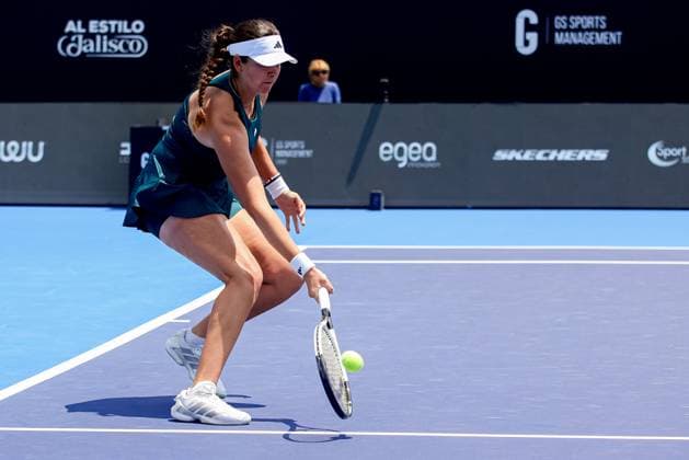WTA, Tennis Damen GUADALAJARA 250 OPEN WTA GUADALAJARA 250 OPEN OSTAPENKO VS STAKUSIC 12092025 GUADALAJARA, JALISCO. Action photo f Marina Stakusic of Canada, during day 5 the WTA Guadalajara 250 Open, held at the Centro Panamericano de Tenis of Guadalajara, Jalisco, Mexico. Foto de accion de Mariona Stakusic de Canada, durante el dia 5 del WTA Guadalajara 250 Open, celebrado en el Centro Panamericano de Tenis de Guadalajara, Jalisco, Mexico PHOTO BY IMAGENSHOP AGENCIA FOTOGRAFICA GUADALAJARA JALISCO MEXICO Copyright: xIMAGENSHOPxAGENCIAxFOTOGRAFICAx
