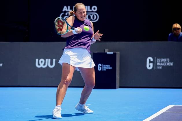 WTA, Tennis Damen GUADALAJARA 250 OPEN WTA GUADALAJARA 250 OPEN OSTAPENKO VS STAKUSIC 12092025 GUADALAJARA, JALISCO. Action photo of Jelena Ostapenko, during day 5 the WTA Guadalajara 250 Open, held at the Centro Panamericano de Tenis of Guadalajara, Jalisco, Mexico. Foto de accion de Jelena Ostapenko, durante el dia 5 del WTA Guadalajara 250 Open, celebrado en el Centro Panamericano de Tenis de Guadalajara, Jalisco, Mexico PHOTO BY IMAGENSHOP AGENCIA FOTOGRAFICA GUADALAJARA JALISCO MEXICO Copyright: xIMAGENSHOPxAGENCIAxFOTOGRAFICAx