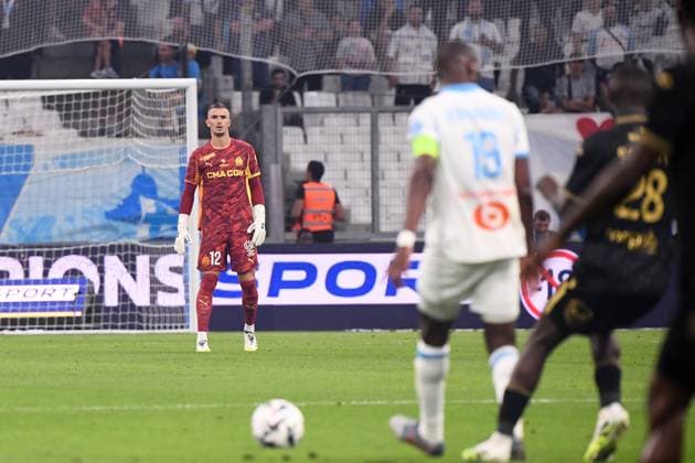 Olympique de Marseille v FC Lorient - Ligue 1 McDonald s 2025 2026 12 Jeffrey DE LANGE (om) during the Ligue 1 McDonald s match between Olympique de Marseille and FC Lorient at Stade Velodrome on September 12, 2025 in Marseille, France. Marseille France  Copyright: xFEPx 776348124