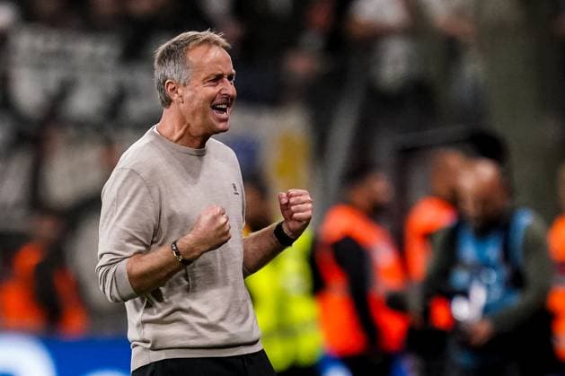 LEVERKUSEN, GERMANY - SEPTEMBER 12: Bayer 04 Leverkusen head coach Kasper Hjulmand celebrates his team s win after the Bundesliga match between Bayer 04 Leverkusen and Eintracht Frankfurt at BayArena on September 12, 2025 in Leverkusen, Germany. (Photo by Rene Nijhuis) SPO  Copyright: xRenexNijhuis