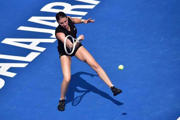 WTA, Tennis Damen GUADALAJARA 250 OPEN WTA GUADALAJARA 250 OPEN JACQUEMOT VS MARIA 12092025 GUADALAJARA, JALISCO. Action photo of Elsa Jacquemot of France, during day 5 the WTA Guadalajara 250 Open, held at the Centro Panamericano de Tenis of Guadalajara, Jalisco, Mexico. Foto de accion de Elsa Jacquemot de Francia, durante el dia 5 del WTA Guadalajara 250 Open, celebrado en el Centro Panamericano de Tenis de Guadalajara, Jalisco, Mexico PHOTO BY IMAGENSHOP AGENCIA FOTOGRAFICA GUADALAJARA JALISCO MEXICO Copyright: xIMAGENSHOPxAGENCIAxFOTOGRAFICAx