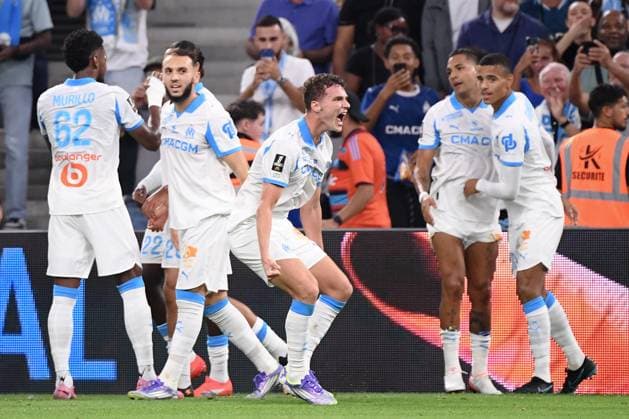 Olympique de Marseille v FC Lorient - Ligue 1 McDonald s 2025 2026 28 Benjamin PAVARD (om) during the Ligue 1 McDonald s match between Olympique de Marseille and FC Lorient at Stade Velodrome on September 12, 2025 in Marseille, France. Marseille France  Copyright: xFEPx 776348124