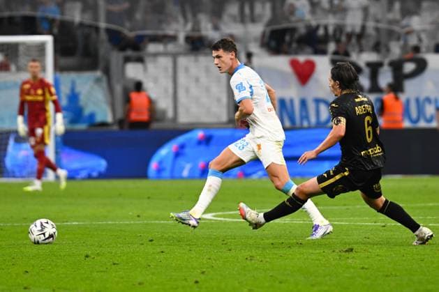 FOOTBALL : Olympique de Marseille VS FC Lorient - Ligue 1 McDonald s - 12 09 2025 Benjamin Pavard (OM) - Ligue 1 Mcdonald s match between Olympique de Marseille and Football Club de Lorient on September 12, 2025 at the Orange VÃ lodrome Stadium in Marseille. MarseilleFrance  Copyright: xWilliamxCannarellax