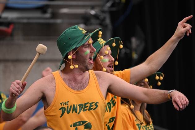 TENNIS DAVIS CUP AUSTRALIA BELGIUM, Supporters cheer as Alex de Minaur of Australia takes on Raphael Collignon of Belgium in action during the Davis Cup qualifying second round match at Ken Rosewall Arena in Sydney, Saturday, September 13, 2025. ( NO ARCHIVING, EDITORIAL USE ONLY SYDNEY NEW SOUTH WALES AUSTRALIA ALBION PARK  Copyright: xDEANxLEWINSx 20250913147370552887