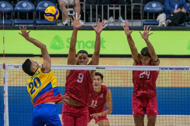 September 13, 2025, Pasay City, Manila, Philippines: USA vs Columbia in the Pool Phase during the FIVB Mens Volleyball World Championship, WM, Weltmeisterschaft 2025 in Manila, Philippines. USA beat Columbia in 3 sets. USAs Gabriel GARCIA hits over the net Pasay City Philippines - ZUMAr144 20250913_zap_r144_026 Copyright: xJaynexRussellx