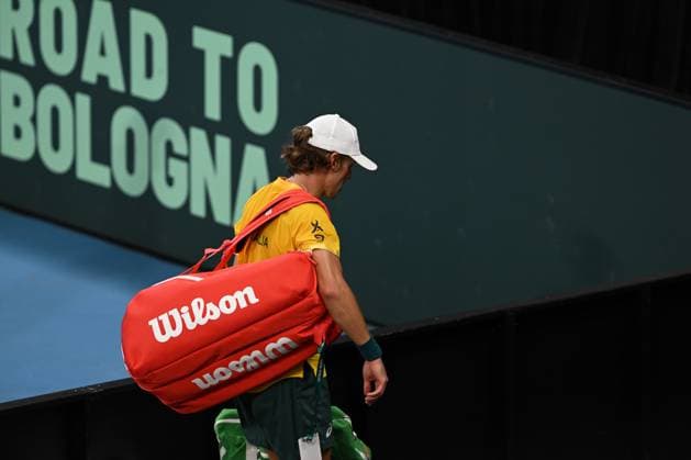 TENNIS DAVIS CUP AUSTRALIA BELGIUM, A deh=jected Alex de Minaur of Australia following his loss to Raphael Collignon of Belgium during the Davis Cup qualifying second round match at Ken Rosewall Arena in Sydney, Saturday, September 13, 2025. ( NO ARCHIVING, EDITORIAL USE ONLY SYDNEY NEW SOUTH WALES AUSTRALIA ALBION PARK  Copyright: xDEANxLEWINSx 20250913144431529505