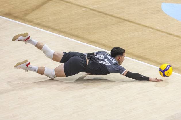 (250913) -- QUEZON CITY, Sept. 13, 2025 -- Landon Currie of Canada competes during the pool G match between Canada and Libya at the 2025 FIVB Volleyball Men s World Championship, WM, Weltmeisterschaft in Quezon City, the Philippines, Sept. 13, 2025. ) (SP)THE PHILIPPINES-QUEZON CITY-VOLLEYBALL-FIVB MEN S WORLD CHAMPIONSHIP 2025-CAN VS LBA RouellexUmali 