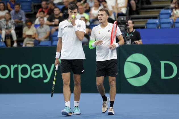 TENNIS - Davis Cup, HUN vs AUT DEBRECEN,HUNGARY,13.SEP.25 - TENNIS - ITF Davis Cup, qualification round 2, Hungary vs Austria. Image shows Fabian Marozsan and Zsombor Piros (HUN).  GEPAxpictures xWalterxLuger