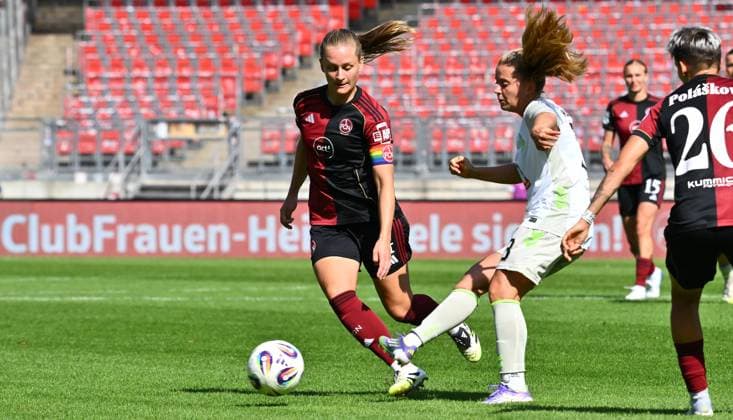 13.09.2025 - Fussball - Saison 2025 2026 - 1. Google Pixel Frauen Bundesliga - 02. Spieltag: 1. FC Nürnberg FCN ( Club Clubfrauen ) - SV Werder Bremen SVW - Sportfoto Zink - xwoxzix - Luisa Guttenberger (4, 1. FC Nürnberg FCN ) Ricarda Walkling (13, SV Werder Bremen )
