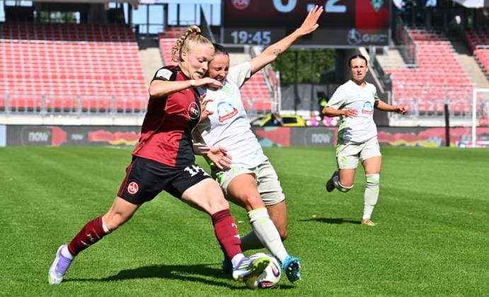 13.09.2025 - Fussball - Saison 2025 2026 - 1. Google Pixel Frauen Bundesliga - 02. Spieltag: 1. FC Nürnberg FCN ( Club Clubfrauen ) - SV Werder Bremen SVW - Sportfoto Zink - xwoxzix - Franziska Mai (18, 1. FC Nürnberg FCN ) Verena Wieder (31, SV Werder Bremen )