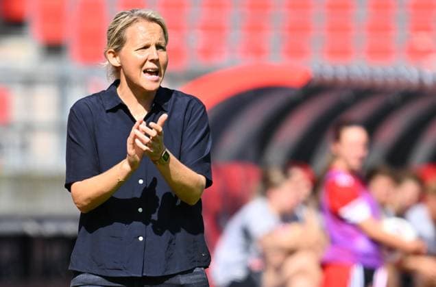 13.09.2025 - Fussball - Saison 2025 2026 - 1. Google Pixel Frauen Bundesliga - 02. Spieltag: 1. FC Nürnberg FCN ( Club Clubfrauen ) - SV Werder Bremen SVW - Sportfoto Zink - xwoxzix - Friederike Fritzy Kromp ( Trainer Trainerin SV Werder Bremen ) ruft schreit brüllt