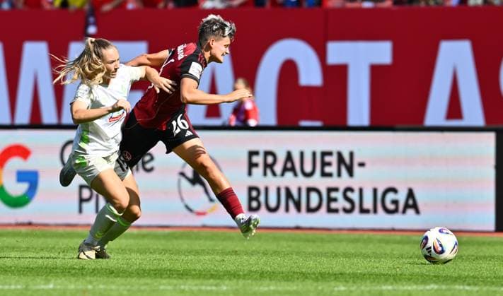 13.09.2025 - Fussball - Saison 2025 2026 - 1. Google Pixel Frauen Bundesliga - 02. Spieltag: 1. FC Nürnberg FCN ( Club Clubfrauen ) - SV Werder Bremen SVW - Sportfoto Zink - xwoxzix - Michelle Weiß (15, SV Werder Bremen ) Aneta Polaskova (26, 1. FC Nürnberg FCN )