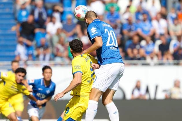 2025.09.13 xkix 2.Bundesliga SV Darmstadt 98 - Eintracht Braunschweig v.l., Erencan Yardimci (Eintracht Braunschweig), Aleksander Vukovic (SV Darmstadt 98), Kopfball, Kopfballduell (DFL DFB REGULATIONS PROHIBIT ANY USE OF PHOTOGRAPHS as IMAGE SEQUENCES and or QUASI-VIDEO)