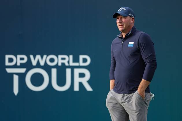13th September 2025; Wentworth Club, London, England; The BMW PGA, Golf Herren Championship Round 3; Shaun Norris of South Africa walks onto the 1st tee  HenningxvonxJagow