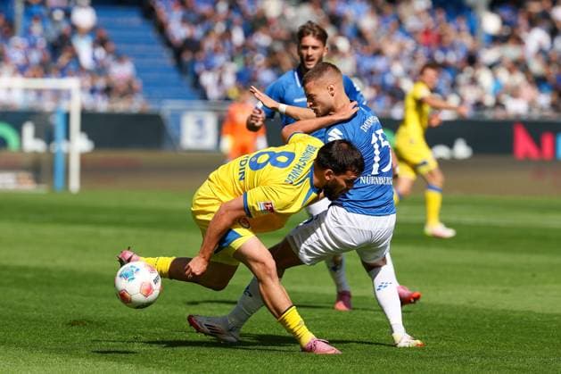 2025.09.13 xkix 2.Bundesliga SV Darmstadt 98 - Eintracht Braunschweig v.l., Mehmet Aydin (Eintracht Braunschweig), Fabian Nürnberger (SV Darmstadt 98), Zweikampf, Action, Aktion, Battles for the Ball (DFL DFB REGULATIONS PROHIBIT ANY USE OF PHOTOGRAPHS as IMAGE SEQUENCES and or QUASI-VIDEO)