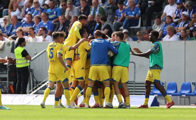 13.09.2025, xdcx, Fussball 2. Bundesliga, SV Darmstadt 98 - Eintracht Braunschweig, emonline, emspor, despor, v.l., Torjubel zum 0:1 durch Mehmet Aydin (Eintracht Braunschweig), Goal celebration, celebrate the goal DFL DFB REGULATIONS PROHIBIT ANY USE OF PHOTOGRAPHS AS IMAGE SEQUENCES AND OR QUASI-VIDEO.