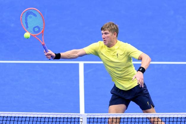 250913 AndrÃ Göransson of Sweden during the Davis Cup tennis doubles match between Sweden and Tunisia on September 13, 2025 in Partille. Photo: Carl Sandin BILDBYRAN kod CS CS0769 tennis davis cup sweden sverige tunisien tunisia bbeng dubbelsverige sweden Copyright: CARLxSANDIN BB250913CS002