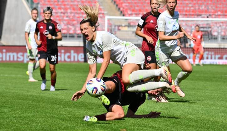 13.09.2025 - Fussball - Saison 2025 2026 - 1. Google Pixel Frauen Bundesliga - 02. Spieltag: 1. FC Nürnberg FCN ( Club Clubfrauen ) - SV Werder Bremen SVW - Sportfoto Zink - xwoxzix - Julia Pollak (22, 1. FC Nürnberg FCN ) Medina Desic (9, SV Werder Bremen ) *** 13 09 2025 Soccer season 2025 2026 1 Google Pixel Women Bundesliga 02 Matchday 1 FC Nürnberg FCN Club Clubfrauen SV Werder Bremen SVW Sportfoto Zink xwoxzix Julia Pollak 22, 1 FC Nürnberg FCN Medina Desic 9, SV Werder Bremen