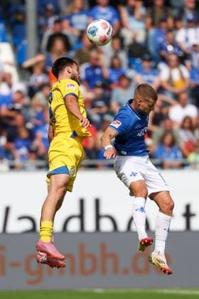 2025.09.13 xkix 2.Bundesliga SV Darmstadt 98 - Eintracht Braunschweig v.l., Mehmet Aydin (Eintracht Braunschweig), Fabian Nürnberger (SV Darmstadt 98) Kopfball, Kopfballduell (DFL DFB REGULATIONS PROHIBIT ANY USE OF PHOTOGRAPHS as IMAGE SEQUENCES and or QUASI-VIDEO)