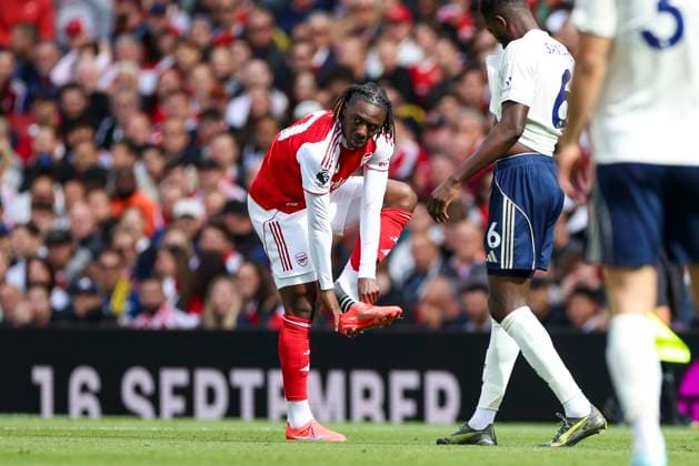 Arsenal FC v Nottingham Forest FC, English Premier League Arsenal midfielder Eberechi Eze (10) puts his boot back on during the Arsenal FC v Nottingham Forest FC English Premier League match at the Emirates Stadium, London, England, United Kingdom on 13 September 2025 Credit: Phil Duncan Every Second Media Editorial use only. All images are copyright Every Second Media Limited. No images may be reproduced without prior permission. All rights reserved. Premier League and Football League images are subject to licensing agreements with Football DataCo Limited. see https: www.football-dataco.com Copyright: xIMAGO EveryxSecondxMediax ESM-1582-0018 PhilxDuncanx xEveryxSecondxMediax