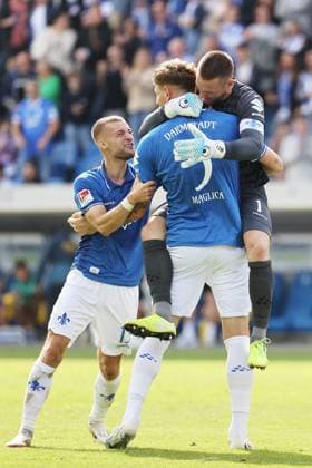 13.09.2025, xtvx, Fussball 2.Bundesliga, SV Darmstadt 98 - Eintracht Braunschweig v.l. Schlusspfiff. Fabian Nuernberger (SV Darmstadt 98) Matej Maglica (SV Darmstadt 98) Torwart Marcel Schuhen (SV Darmstadt 98) nach dem Spiel, after the match (DFL DFB REGULATIONS PROHIBIT ANY USE OF PHOTOGRAPHS as IMAGE SEQUENCES and or QUASI-VIDEO) Darmstadt