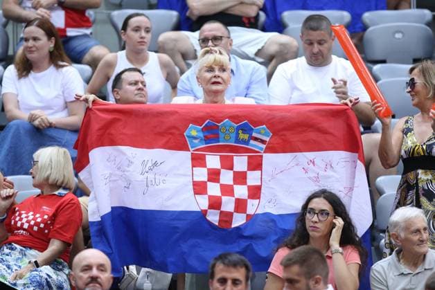 Croatia v France - 2025 Davis Cup Qualifiers Second Round: Day 2 OSIJEK, CROATIA - SEPTEMBER 13: Fans cheering during the 2025 Davis Cup Qualifier second round match between Mate Pavic and Nikola Mektic of Croatia and Benjamin Bonzi and Pierre-Hugues Herbert of France at Dvorana Gradski Vrt on September 13, 2025 in Osijek, Croatia.  DavidxJerkovic PIXSELL