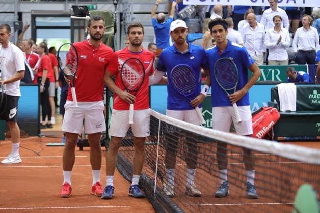 Croatia v France - 2025 Davis Cup Qualifiers Second Round: Day 2 OSIJEK, CROATIA - SEPTEMBER 13: Team photo ahead of the 2025 Davis Cup Qualifier second round match between Mate Pavic and Nikola Mektic of Croatia and Benjamin Bonzi and Pierre-Hugues Herbert of France at Dvorana Gradski Vrt on September 13, 2025 in Osijek, Croatia.  DavidxJerkovic PIXSELL