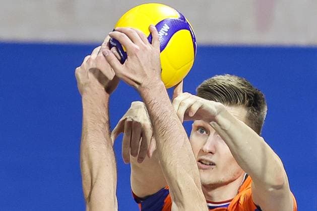 (250913) -- QUEZON CITY, Sept. 13, 2025 -- Jasper Wijkstra of the Netherlands competes during the Pool B match between the Netherlands and Qatar at the 2025 FIVB Volleyball Men s World Championship, WM, Weltmeisterschaft in Quezon City, the Philippines, Sept. 13, 2025. ) (SP)THE PHILIPPINES-QUEZON CITY-VOLLEYBALL-FIVB MEN S WORLD CHAMPIONSHIP 2025-NED VS QAT RouellexUmali 