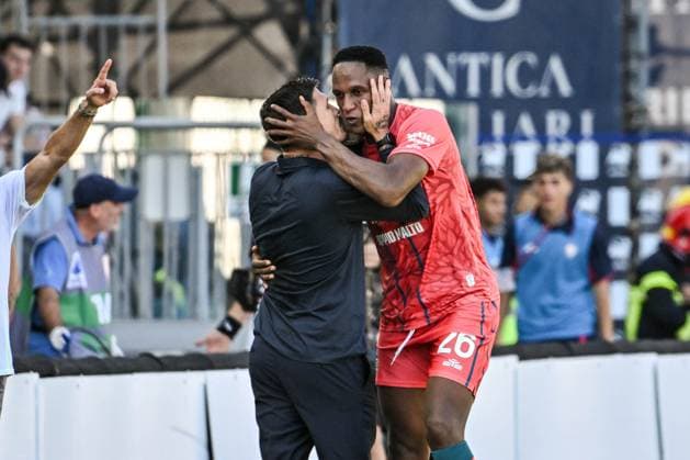 Yerri Mina of Cagliari Calcio, Esultanza, Joy, Celebration After scoring goal, Fabio Pisacane Head Coach of Cagliari Calcio during Cagliari Calcio vs Parma Calcio, Italian soccer Serie A match in Cagliari, Italy, September 13 2025  Copyright: xLuigixCanu IPAxSportx xipa-agency.netx xx IPA_64780051 IPA_Agency_IPA64780051