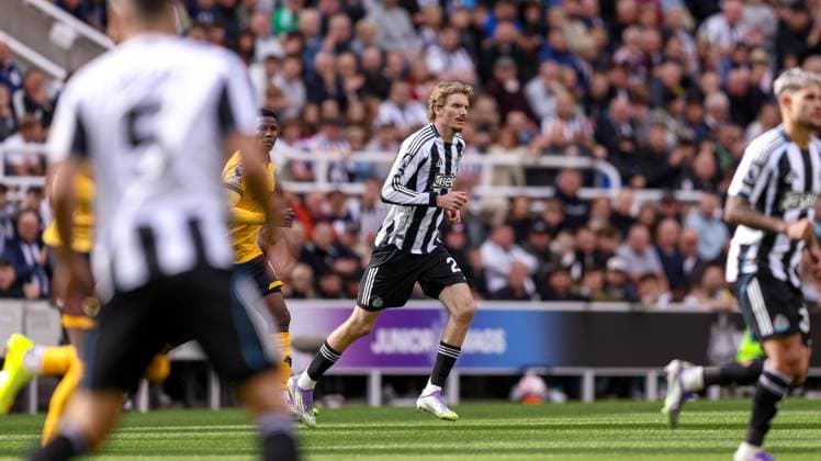 Newcastle United v Wolverhampton Wanderers Premier League 13 09 2025. Newcastle United forward Nick Woltemade (27) during the Premier League match between Newcastle United and Wolverhampton Wanderers at St. James s Park, Newcastle, England on 13 September 2025. Editorial use only DataCo restrictions apply See www.football-dataco.com , Copyright: xSimonxDaviesx PSI-22823-0017