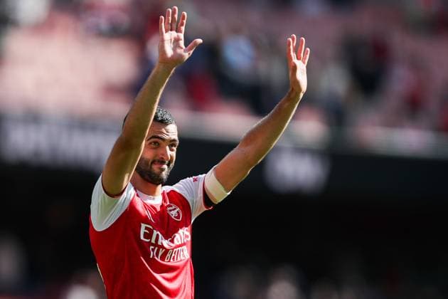 Premier League Arsenal v Nottingham Forest Mikel Merino of Arsenal acknowledges the fans after the teams victory following the Premier League match Arsenal vs Nottingham Forest at Emirates Stadium, London, United Kingdom, 13th September 2025 (Photo by Izzy Poles News Images) London Emirates Stadium Greater London United Kingdom Copyright: xIzzyxPoles NewsxImagesx
