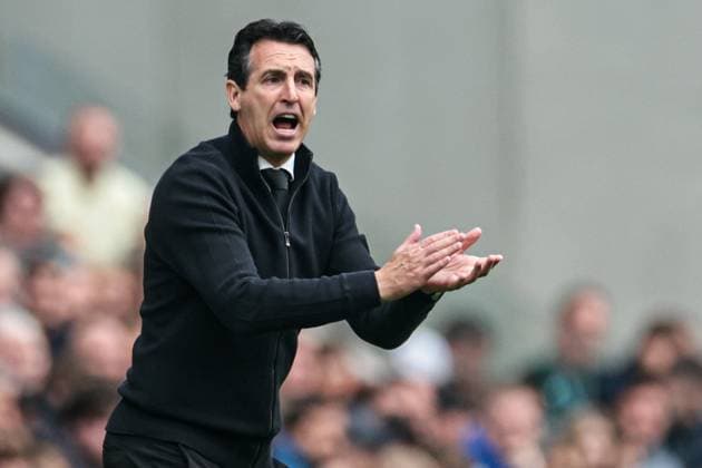 Premier League Everton v Aston Villa Unai Emery manager of Aston Villa giving instructions during the Premier League match Everton vs Aston Villa at Hill Dickinson Stadium, Liverpool, United Kingdom, 13th September 2025 (Photo by Mark Cosgrove News Images) Liverpool Hill Dickinson Stadium Merseyside United Kingdom Copyright: xMarkxCosgrove NewsxImagesx