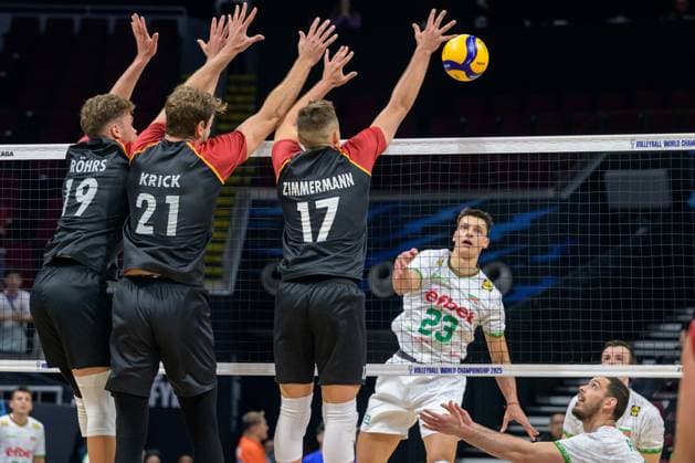 September 13, 2025, Pasay City, Manila, Philippines: Germany vs Bulgaria in the Pool Phase during the FIVB Mens Volleyball World Championship, WM, Weltmeisterschaft 2025 in Manila, Philippines. Bulgaria beat Germany in 3 sets. Bulgarias Aleksander NIKOLOV ready to defend. Pasay City Philippines - ZUMAr144 20250913_zap_r144_040 Copyright: xJaynexRussellx