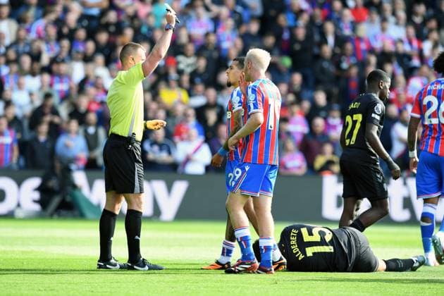 Crystal Palace v Sunderland Premier League 13 09 2025. YELLOW CARD for Daniel Munoz Defender of Crystal Palace after he fouled Omar Alderete Defender of Sunderland during the Premier League match between Crystal Palace and Sunderland at Selhurst Park, London, England on 13 September 2025. London Selhurst Park Greater London England Editorial use only DataCo restrictions apply See www.football-dataco.com , Copyright: xJeffxMoodx PSI-22822-0001