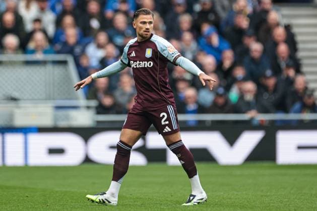 Premier League Everton v Aston Villa Matty Cash of Aston Villa during the Premier League match Everton vs Aston Villa at Hill Dickinson Stadium, Liverpool, United Kingdom, 13th September 2025 (Photo by Mark Cosgrove News Images) Liverpool Hill Dickinson Stadium Merseyside United Kingdom Copyright: xMarkxCosgrove NewsxImagesx