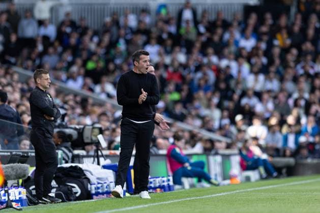 Manager Marco Silva of Fulham pushing the team on from the sideline during the Premier League match between Fulham and Leeds United at Craven Cottage on September 13, 2025 in London, England. (Photo by Pedro Soares SPP) Copyright: xPedroxSoaresx xSPPx Sportspressphoto_SPR24704