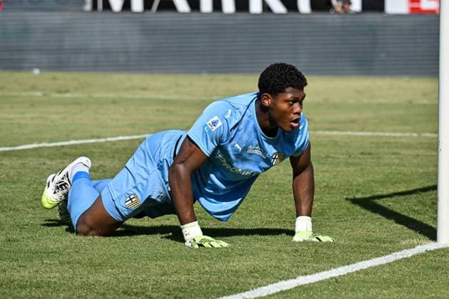 Zion Suzuki of Parma Calcio during Cagliari Calcio vs Parma Calcio, Italian soccer Serie A match in Cagliari, Italy, September 13 2025  Copyright: xLuigixCanu IPAxSportx xipa-agency.netx xx IPA_64783107 IPA_Agency_IPA64783107