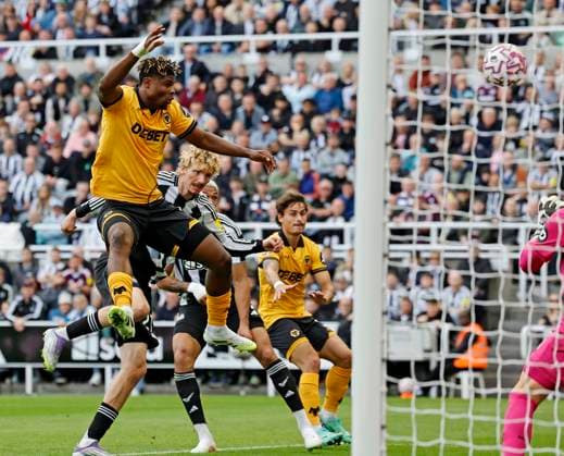 Newcastle United v Wolverhampton Wanderers Premier League Nick Woltemade of Newcastle United (middle) scores his teams first goal during the Premier League match at St. James s Park, Newcastle UK Newspapers OUT Copyright: xFredxPalmerx FIL-22216-0053