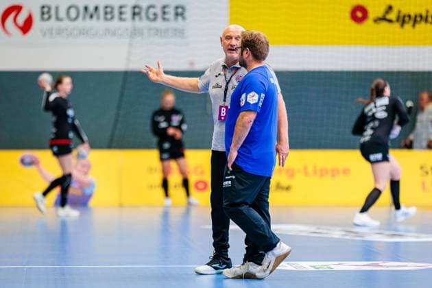 v.l. Hebert Mueller (Thueringer HC, Trainer), Steffen Birkner (HSG Blomberg-Lippe, Trainer) GER, HSG Blomberg-Lippe vs. Thueringer HC, , 3. Spieltag, Spielzeit 2025 2026, 13.09.2025 GER, HSG Blomberg-Lippe vs. Thueringer HC, , 3. Spieltag, Spielzeit 2025 2026, 13.09.2025 Blomberg Copyright: xEibner-Pressefoto JanxRollingerx EP_JSK
