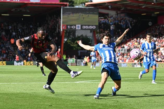 Bournemouth v Brighton and Hove Albion Premier League 13 09 2025. Antoine Semenyo (24) of AFC Bournemouth shoots at goal during the Premier League match between Bournemouth and Brighton and Hove Albion at the Vitality Stadium, Bournemouth, England on 13 September 2025. Bournemouth Vitality Stadium Dorset England Editorial use only DataCo restrictions apply See www.football-dataco.com , Copyright: xGrahamxHuntx PSI-22818-0041