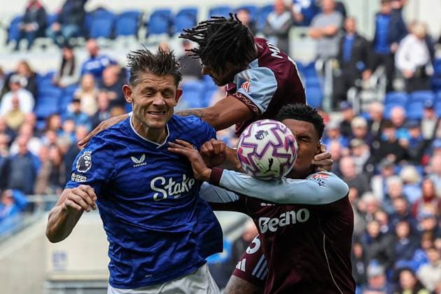Premier League Everton v Aston Villa Tyrone Mings of Aston Villa clears ball during the Premier League match Everton vs Aston Villa at Hill Dickinson Stadium, Liverpool, United Kingdom, 13th September 2025 (Photo by Mark Cosgrove News Images) Liverpool Hill Dickinson Stadium Merseyside United Kingdom Copyright: xMarkxCosgrove NewsxImagesx